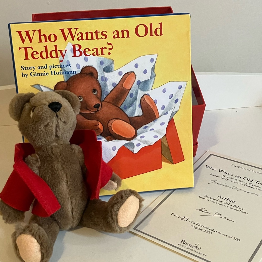 Who Wants an Old Teddy Bear Signed Book Giftset